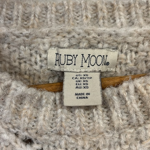 Ruby Moon Sweater 🌙 - Picture 2 of 3
